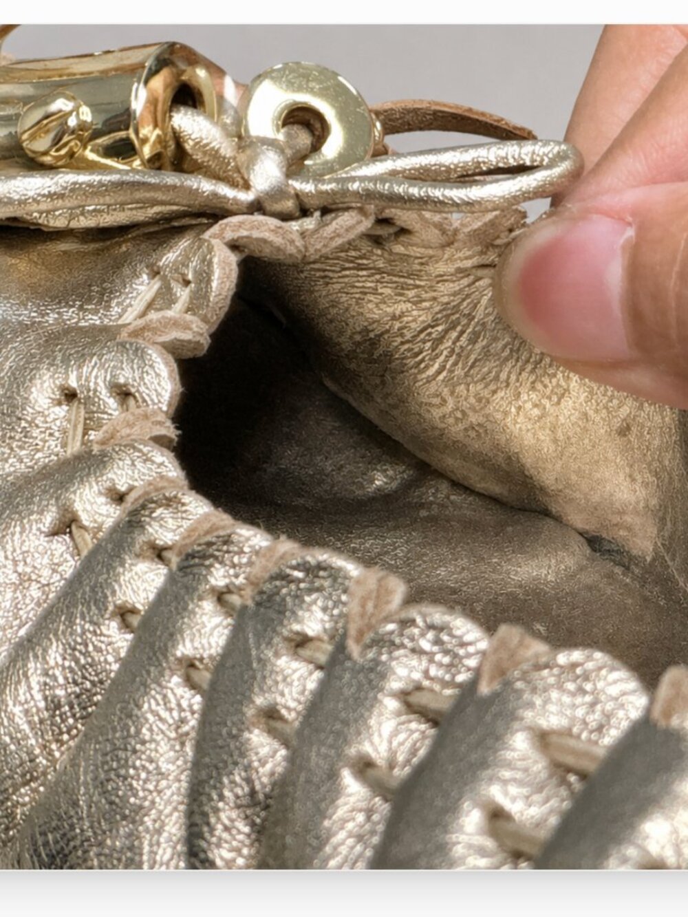 VTG Tory Burch Minnie Tassel Ballet Flats Metallic Gold Leather Sz 8 Flawed - Picture 6 of 7